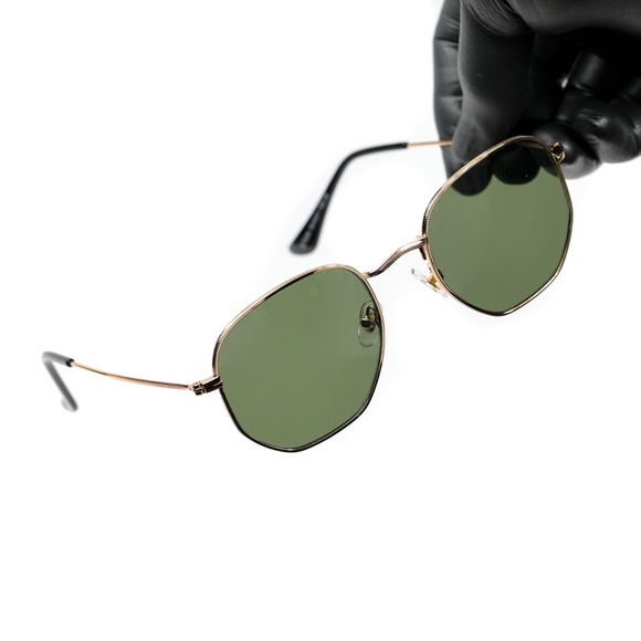 Green Tint Gold Frame Vintage Retro Sunglasses - Picture 1 of 4